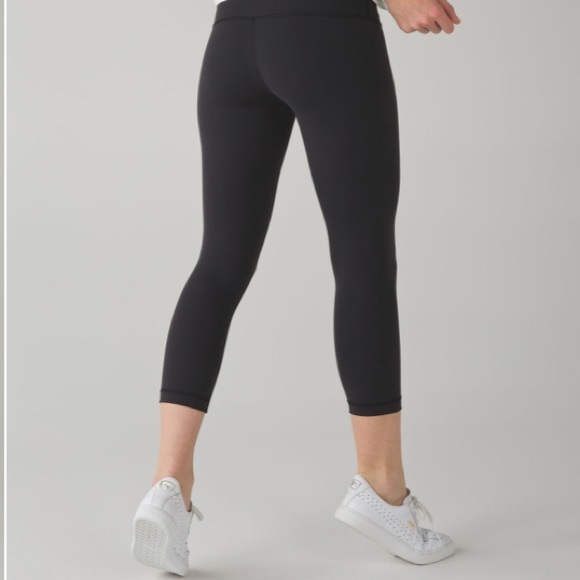 lululemon athletica Pants - NWT lululemon Wunder Under Crop hi-rise luxtreme